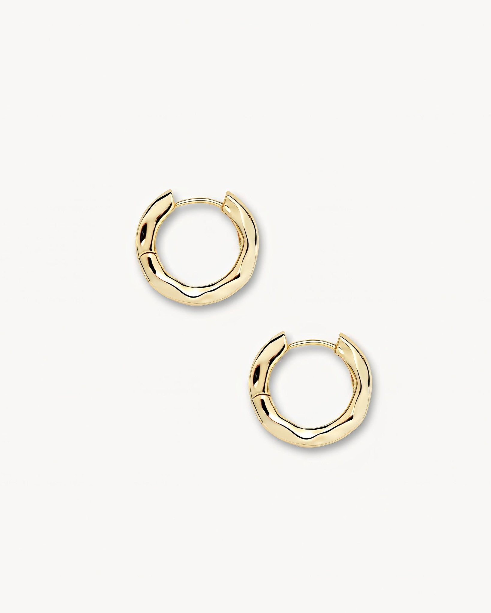 baby-wavy-hinge-hoops-in-gold-663242