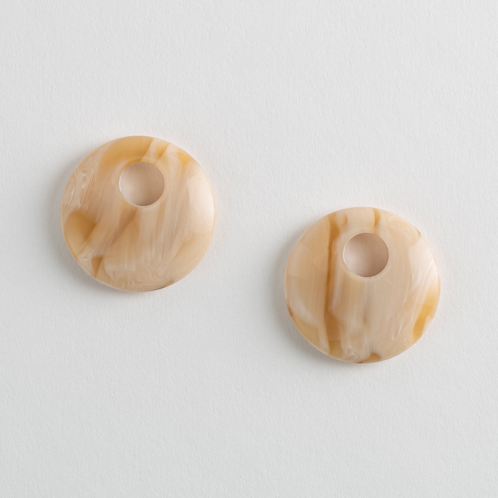 disc-charms-in-alabaster-930525