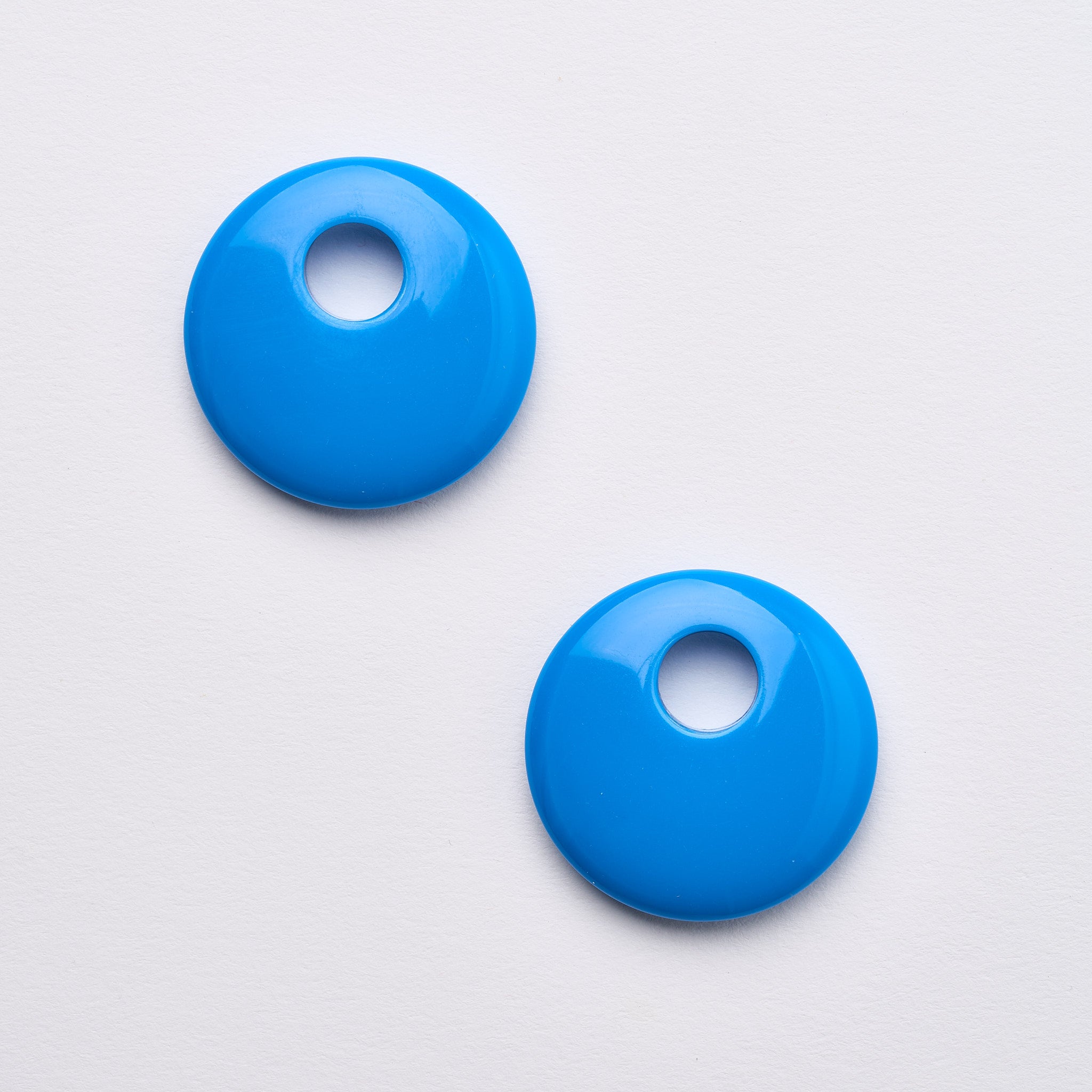 disc-charms-in-bright-blue-733623