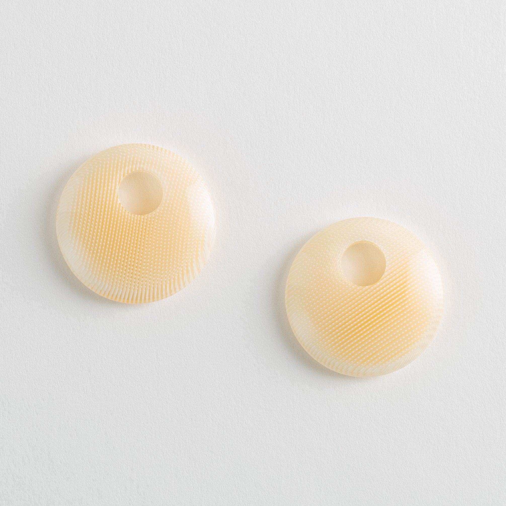 disc-charms-in-cream-dot-732605