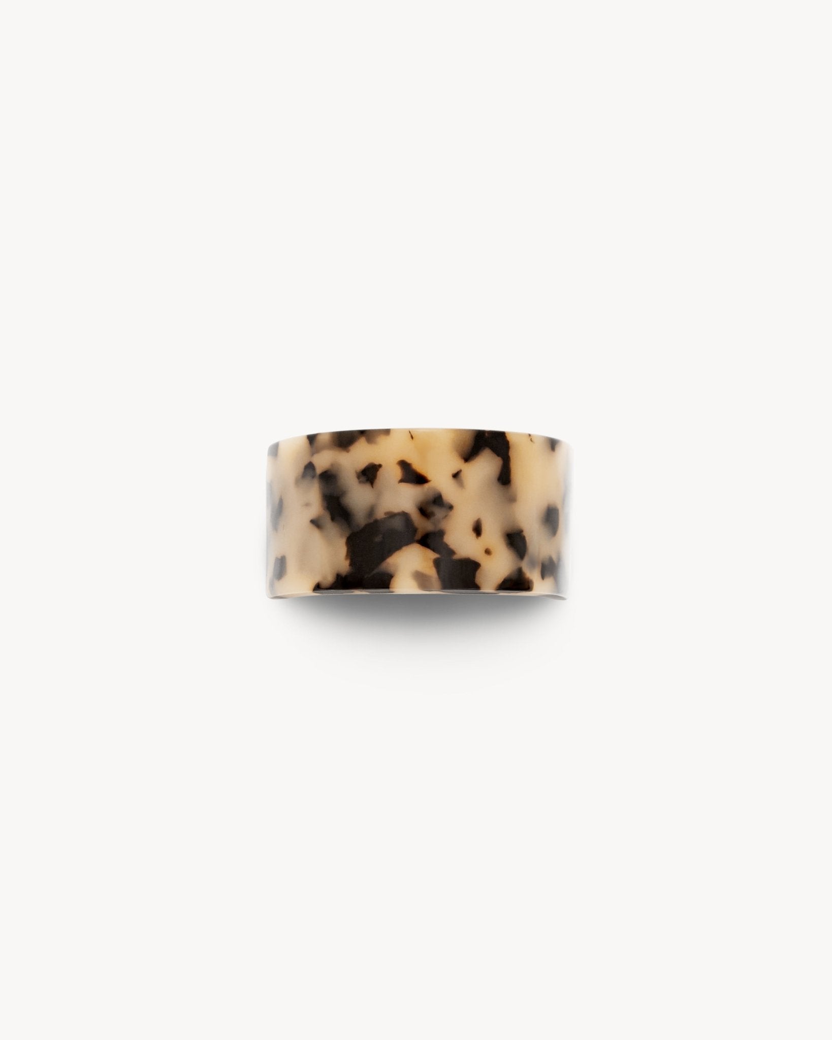 french-pony-barrette-in-blonde-tortoise-487406