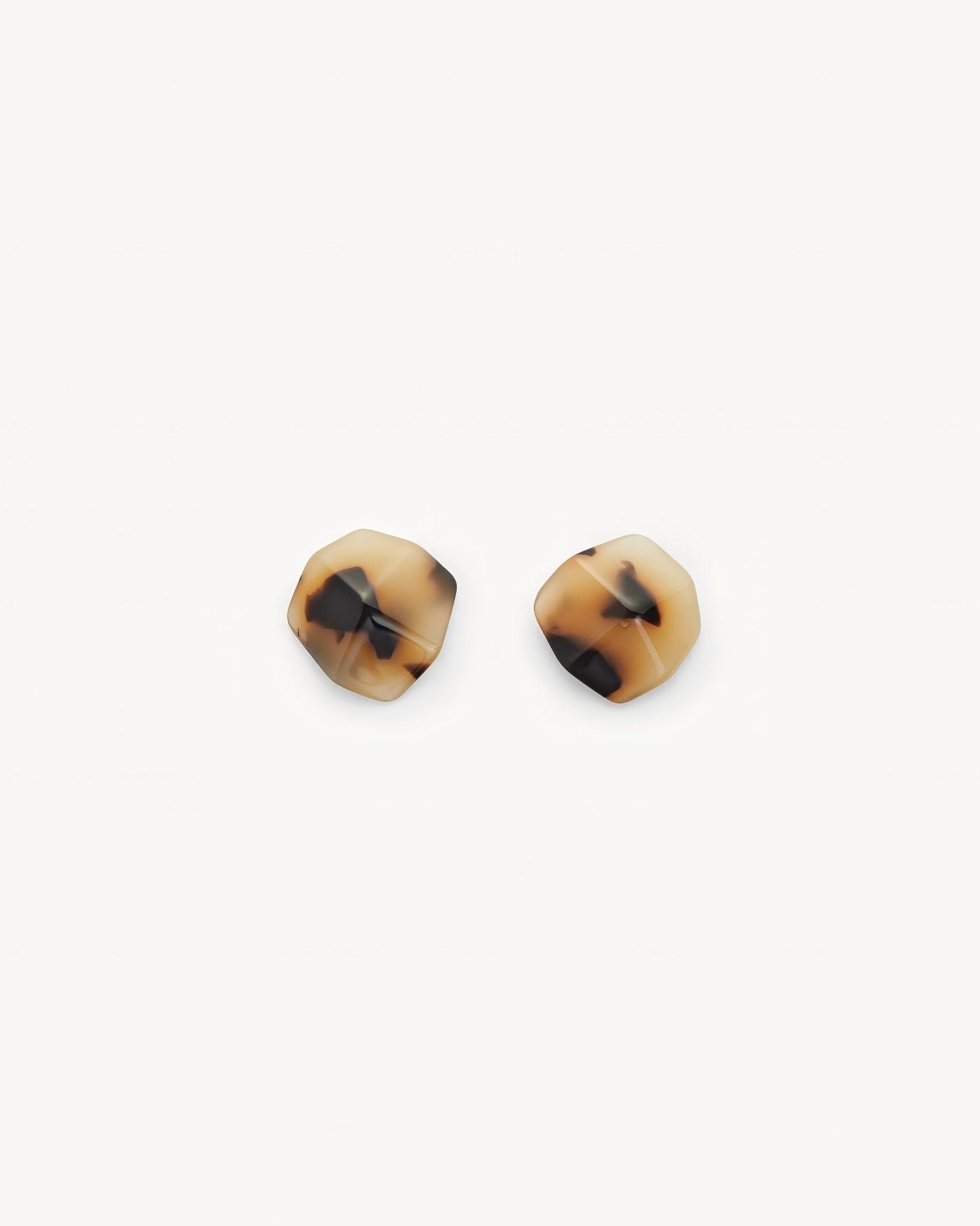mini-sculpture-studs-in-blonde-tortoise-376559