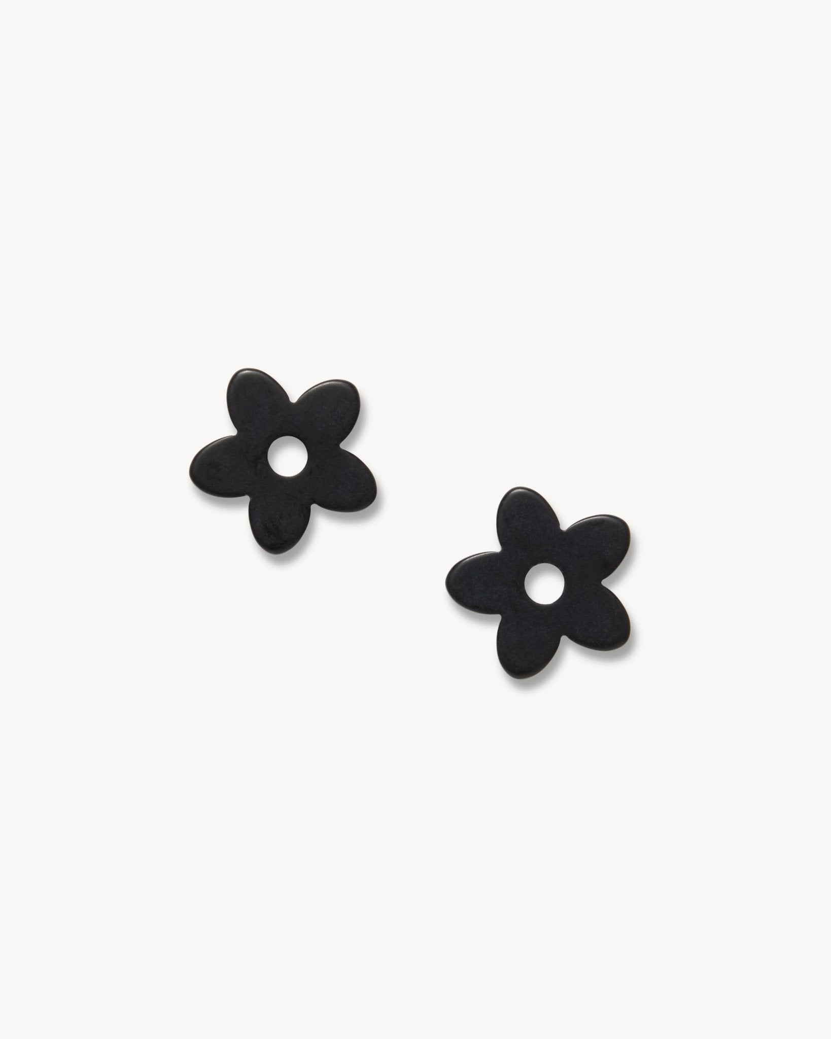 petite-flower-charms-in-black-matte-508289