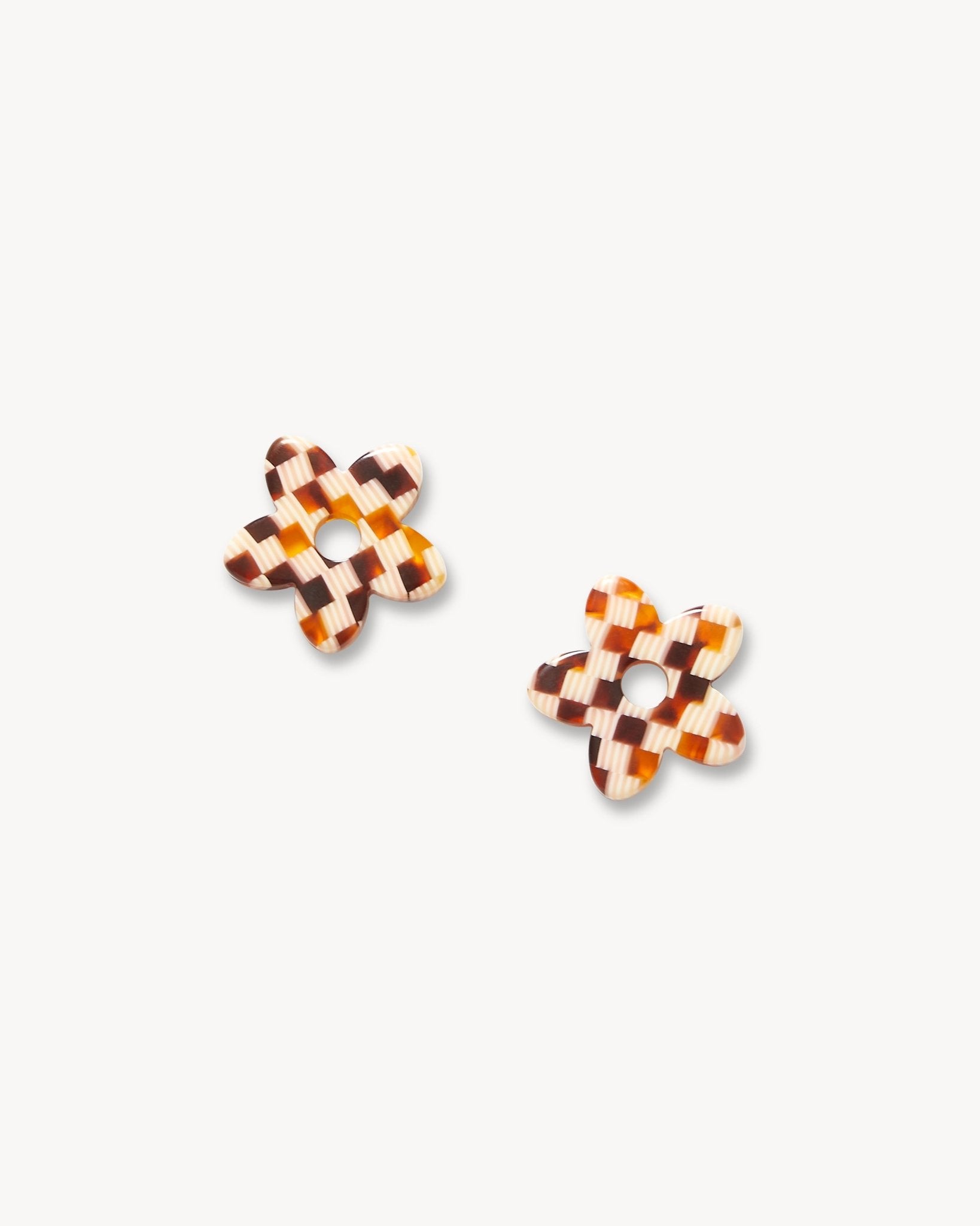 petite-flower-charms-in-tortoise-checker-272875